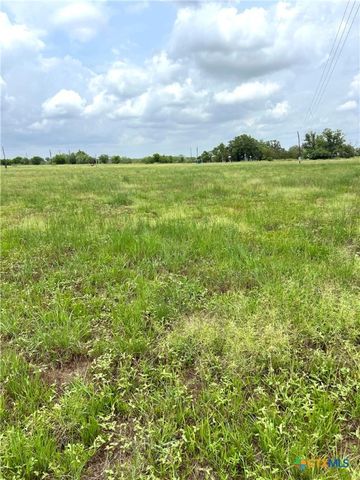 6605 Gander Slough Road, Kingsbury, TX 78638