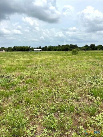 6605 Gander Slough Road, Kingsbury, TX 78638