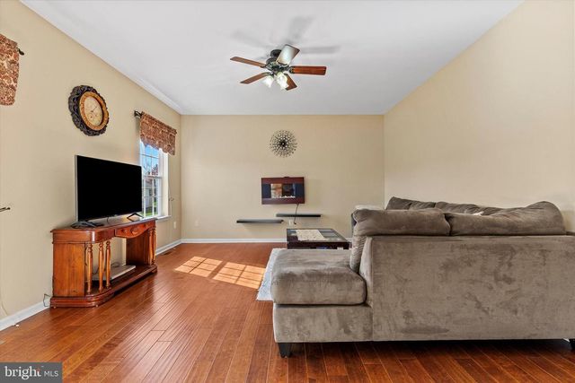 501 SANDPIPER LN, New Cumberland, PA 17070