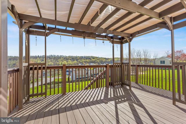 501 SANDPIPER LN, New Cumberland, PA 17070