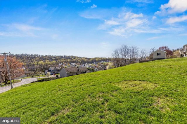 501 SANDPIPER LN, New Cumberland, PA 17070