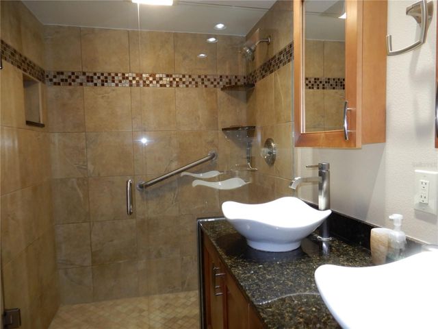 5151 ISLA KEY BOULEVARD S 324, St Petersburg, FL 33715