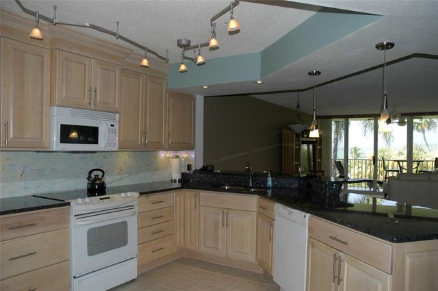 5151 ISLA KEY BOULEVARD S 324, St Petersburg, FL 33715