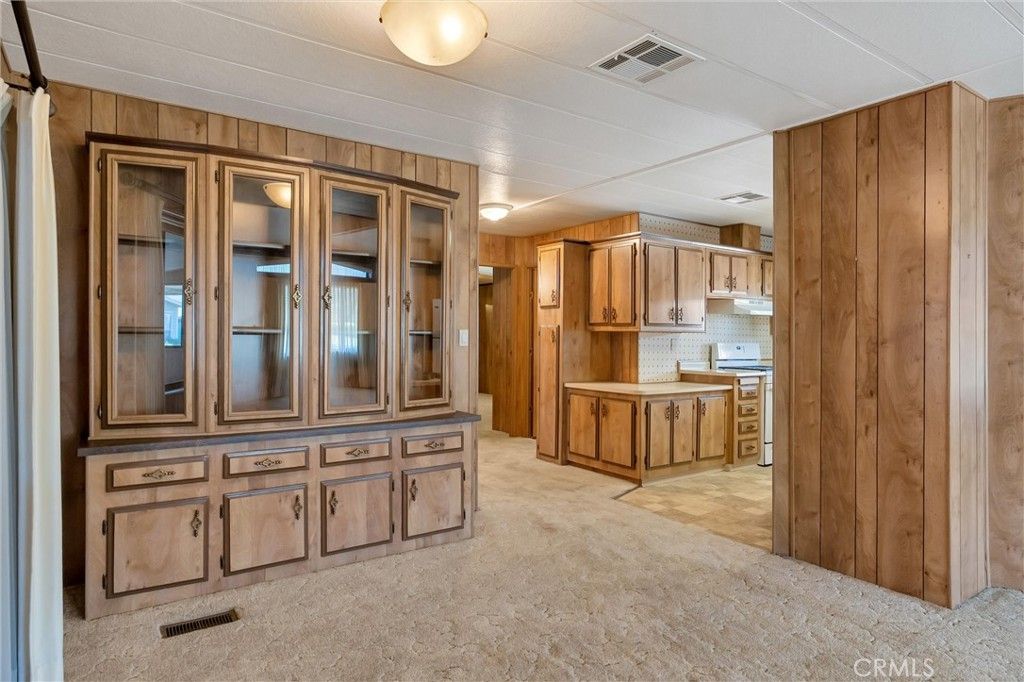 Image 11 of property listing at 1595 Manzanita 4, Chico, CA 95926