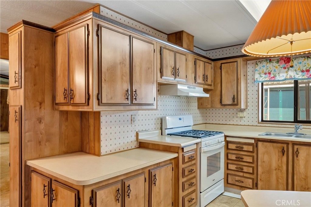 Image 13 of property listing at 1595 Manzanita 4, Chico, CA 95926