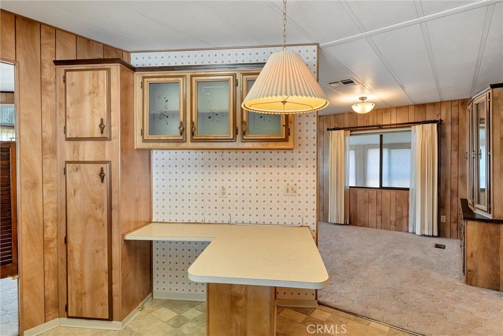 Image 15 of property listing at 1595 Manzanita 4, Chico, CA 95926