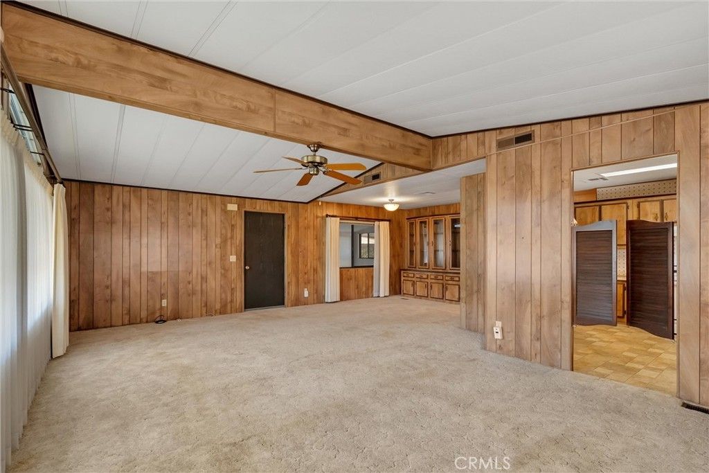 Image 8 of property listing at 1595 Manzanita 4, Chico, CA 95926