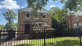 9915 S Yates Avenue, Chicago, IL 60617