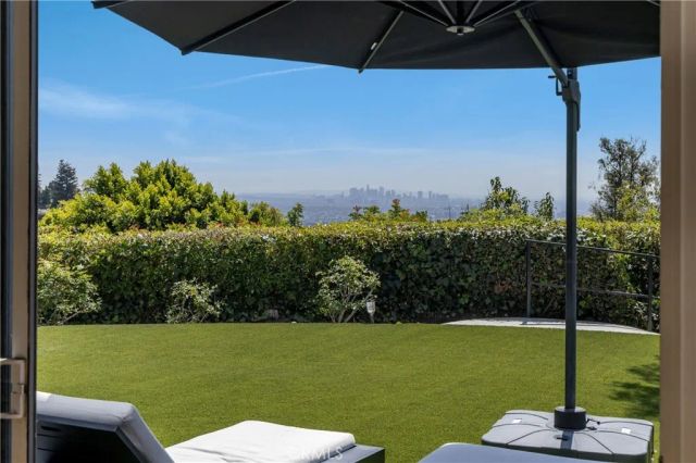 1110 Bel Air Place, Los Angeles, CA 90077
