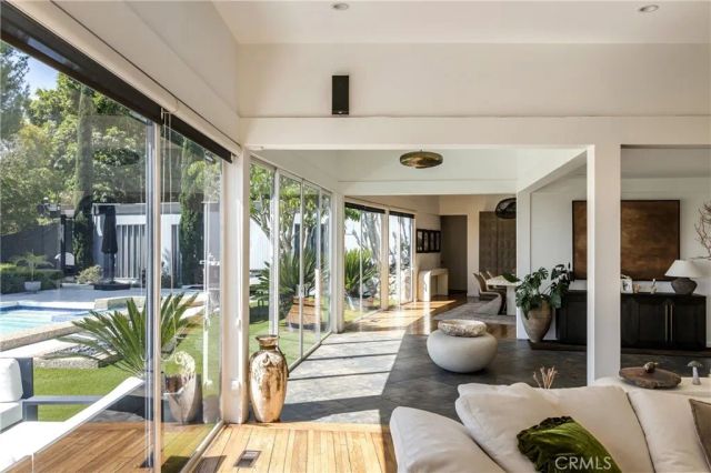 1110 Bel Air Place, Los Angeles, CA 90077