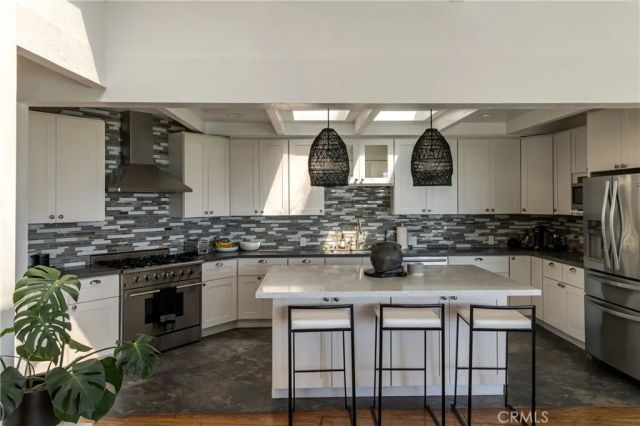 1110 Bel Air Place, Los Angeles, CA 90077