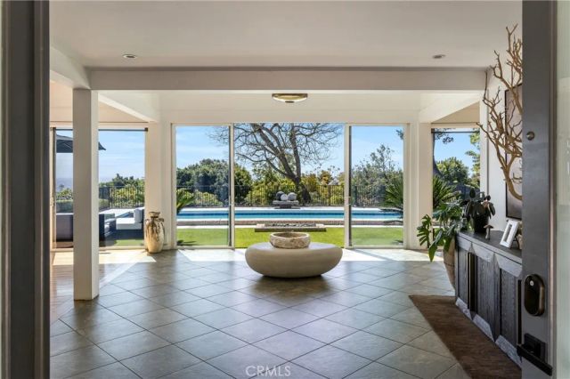 1110 Bel Air Place, Los Angeles, CA 90077