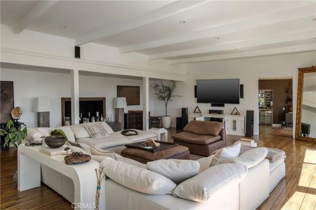 1110 Bel Air Place, Los Angeles, CA 90077