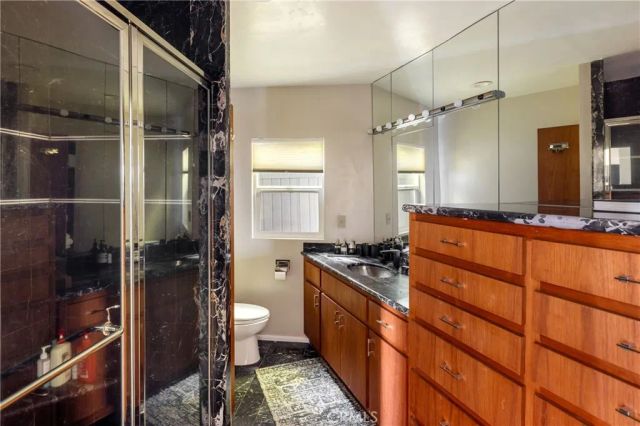 1110 Bel Air Place, Los Angeles, CA 90077