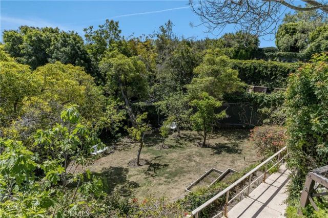 1110 Bel Air Place, Los Angeles, CA 90077