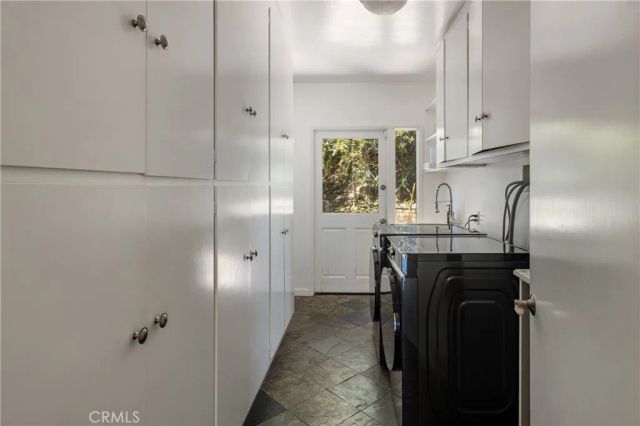 1110 Bel Air Place, Los Angeles, CA 90077