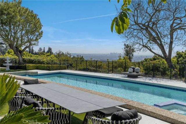 1110 Bel Air Place, Los Angeles, CA 90077
