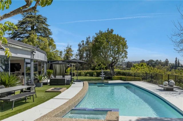 1110 Bel Air Place, Los Angeles, CA 90077