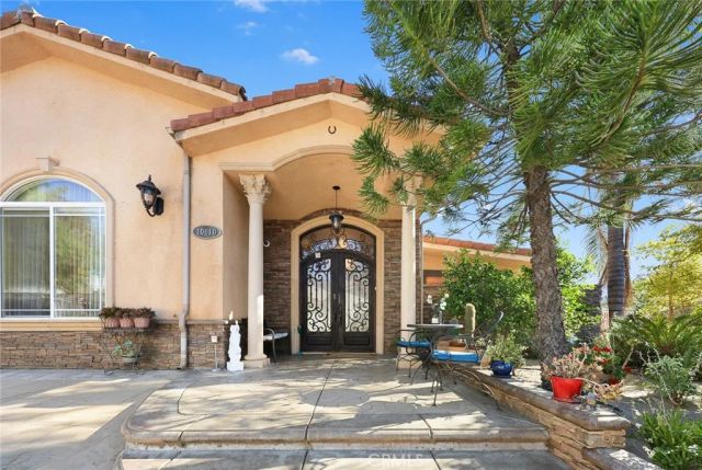 10610 Oak Tree Way, Sunland, CA 91040