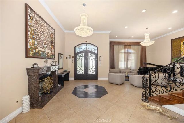 10610 Oak Tree Way, Sunland, CA 91040