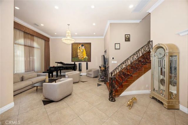 10610 Oak Tree Way, Sunland, CA 91040