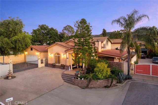10610 Oak Tree Way, Sunland, CA 91040