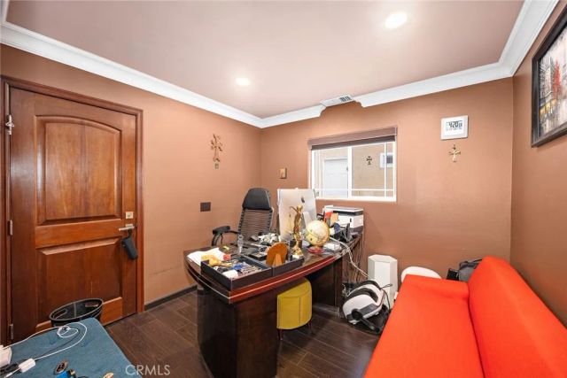 10610 Oak Tree Way, Sunland, CA 91040