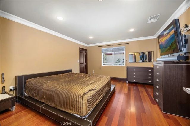 10610 Oak Tree Way, Sunland, CA 91040