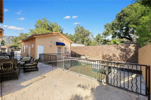 10610 Oak Tree Way, Sunland, CA 91040