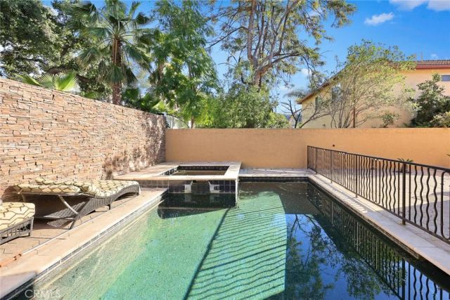 10610 Oak Tree Way, Sunland, CA 91040
