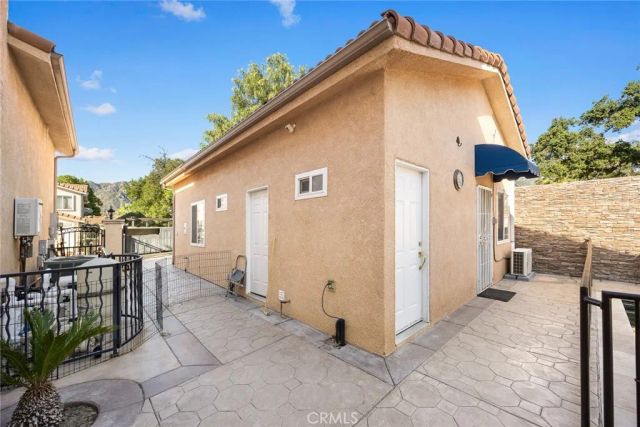 10610 Oak Tree Way, Sunland, CA 91040