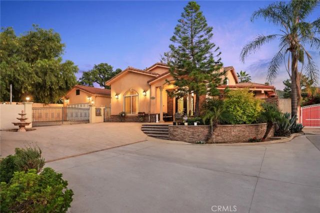 10610 Oak Tree Way, Sunland, CA 91040