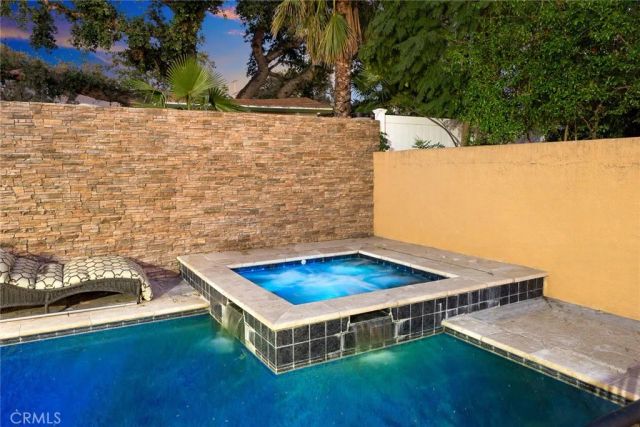 10610 Oak Tree Way, Sunland, CA 91040