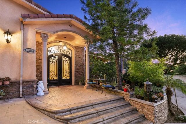 10610 Oak Tree Way, Sunland, CA 91040