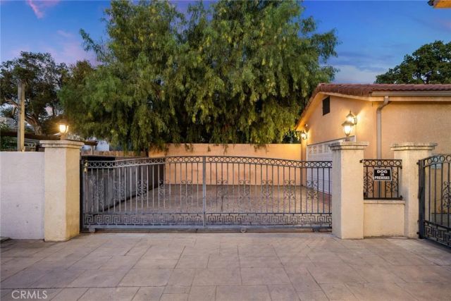 10610 Oak Tree Way, Sunland, CA 91040