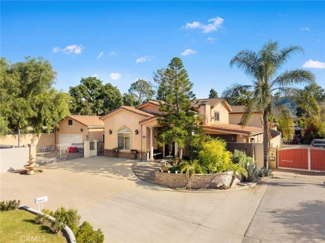10610 Oak Tree Way, Sunland, CA 91040