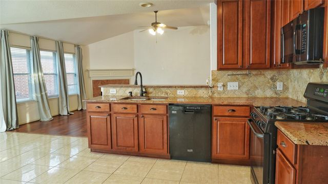 12427 Aubreywood Lane, Houston, TX 77070