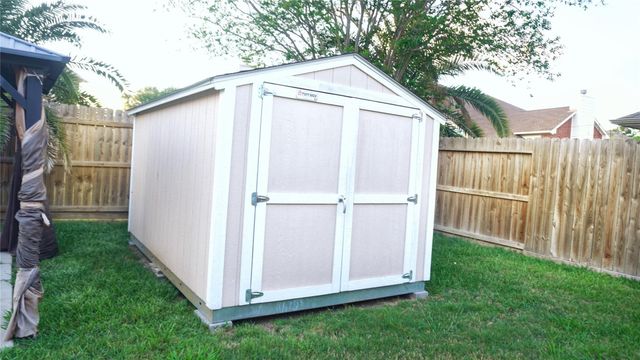 12427 Aubreywood Lane, Houston, TX 77070