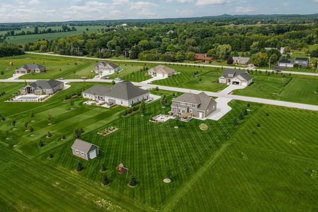 N91W27745 N Red Fox RUN, Hartland, WI 53029