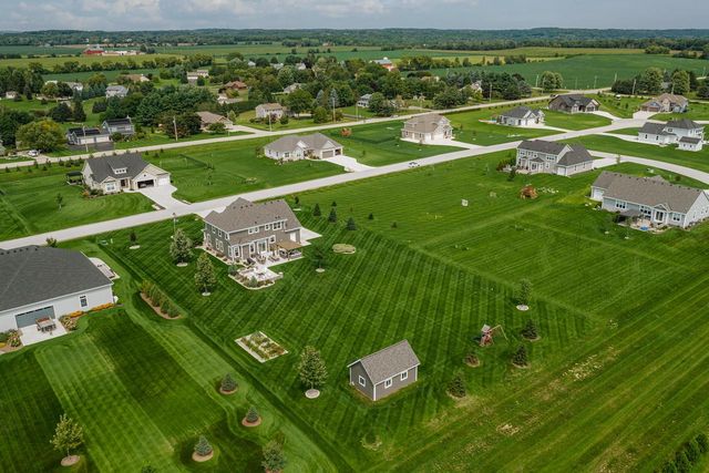N91W27745 N Red Fox RUN, Hartland, WI 53029