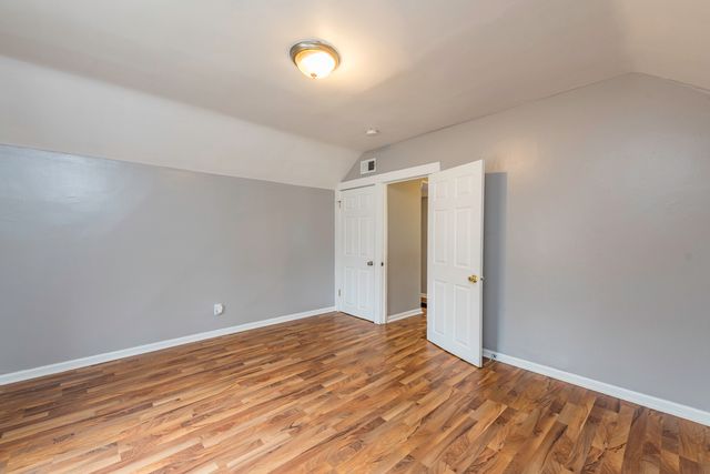 205 S Park Avenue, Waukegan, IL 60085