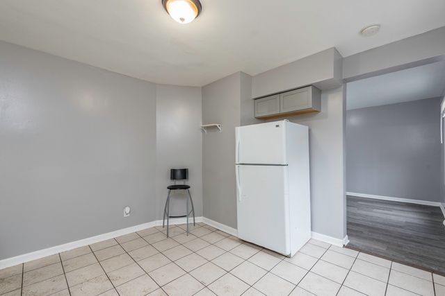 205 S Park Avenue, Waukegan, IL 60085