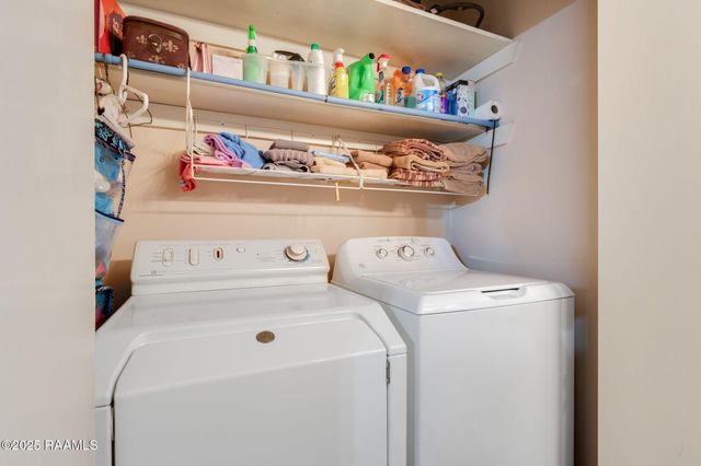 1010 Carriage Light Loop, Youngsville, LA 70592