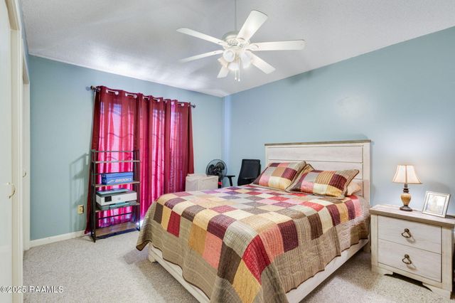 1010 Carriage Light Loop, Youngsville, LA 70592