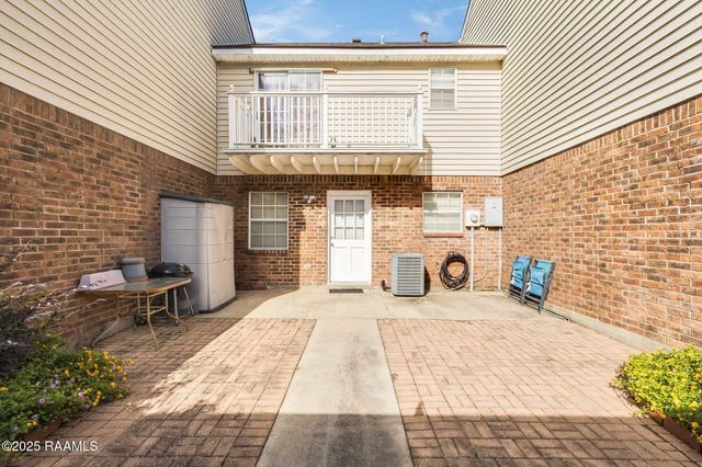 1010 Carriage Light Loop, Youngsville, LA 70592