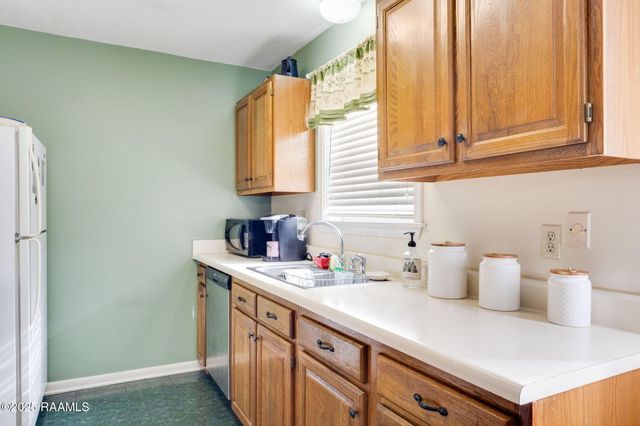 1010 Carriage Light Loop, Youngsville, LA 70592