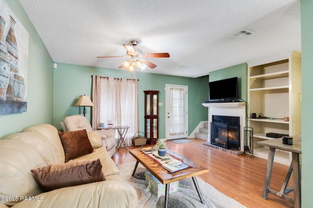 1010 Carriage Light Loop, Youngsville, LA 70592
