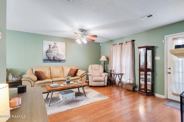1010 Carriage Light Loop, Youngsville, LA 70592
