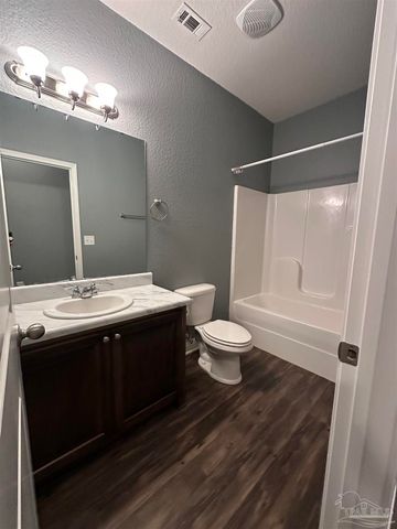 841 Oak Alley, Pensacola, FL 32506