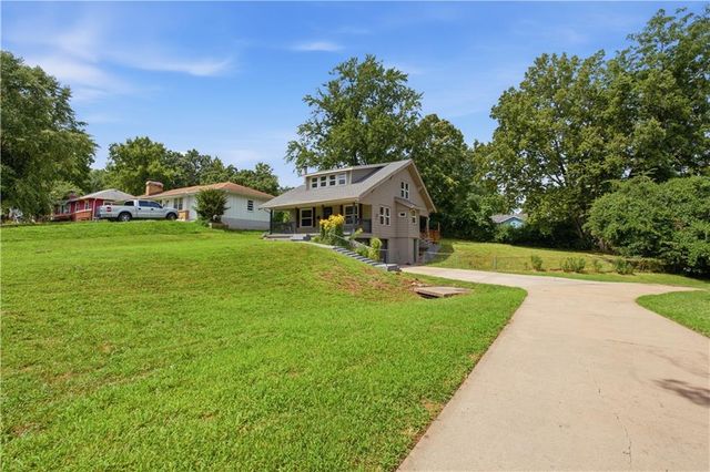 5308 Northern Avenue, Raytown, MO 64133